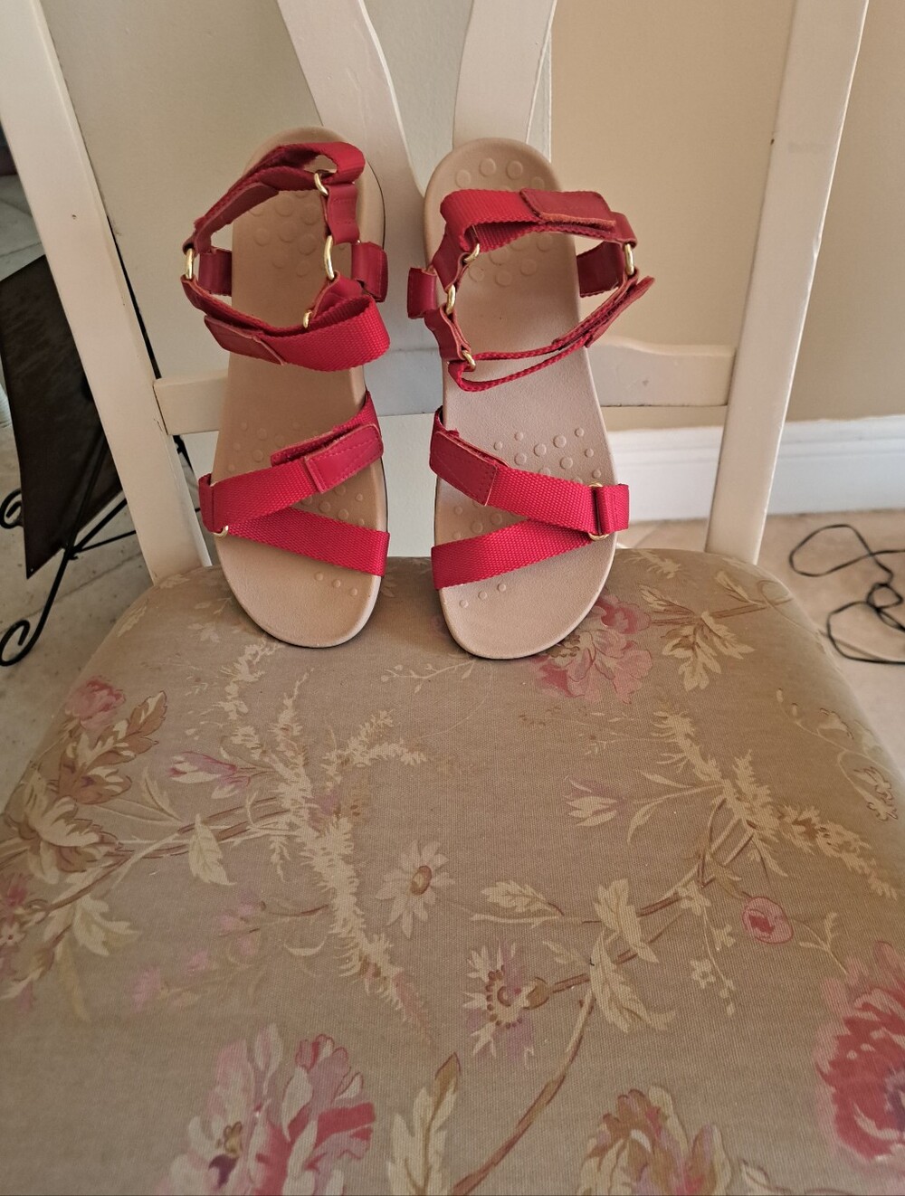 Vionic Candace 3 Way Adjustable Red Strappy Women's LNWOT Sz8